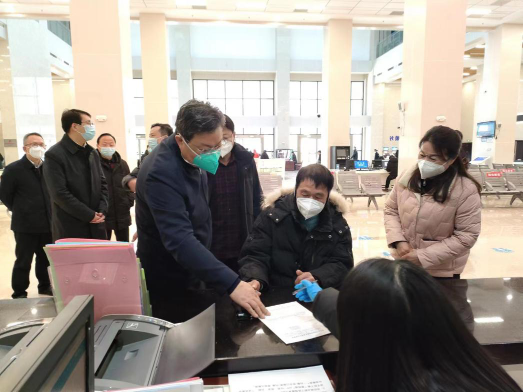 <a href="./xwzx/tpxw/202301/t20230128_520472.html">市委常委、副市长卢辉春节后看望慰问医保系统干部职工</a>